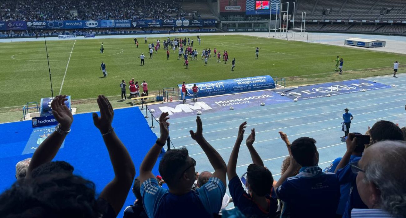 La afición del Xerez CD. celebrando un ascenso. La afición del Xerez CD. celebrando un ascenso.