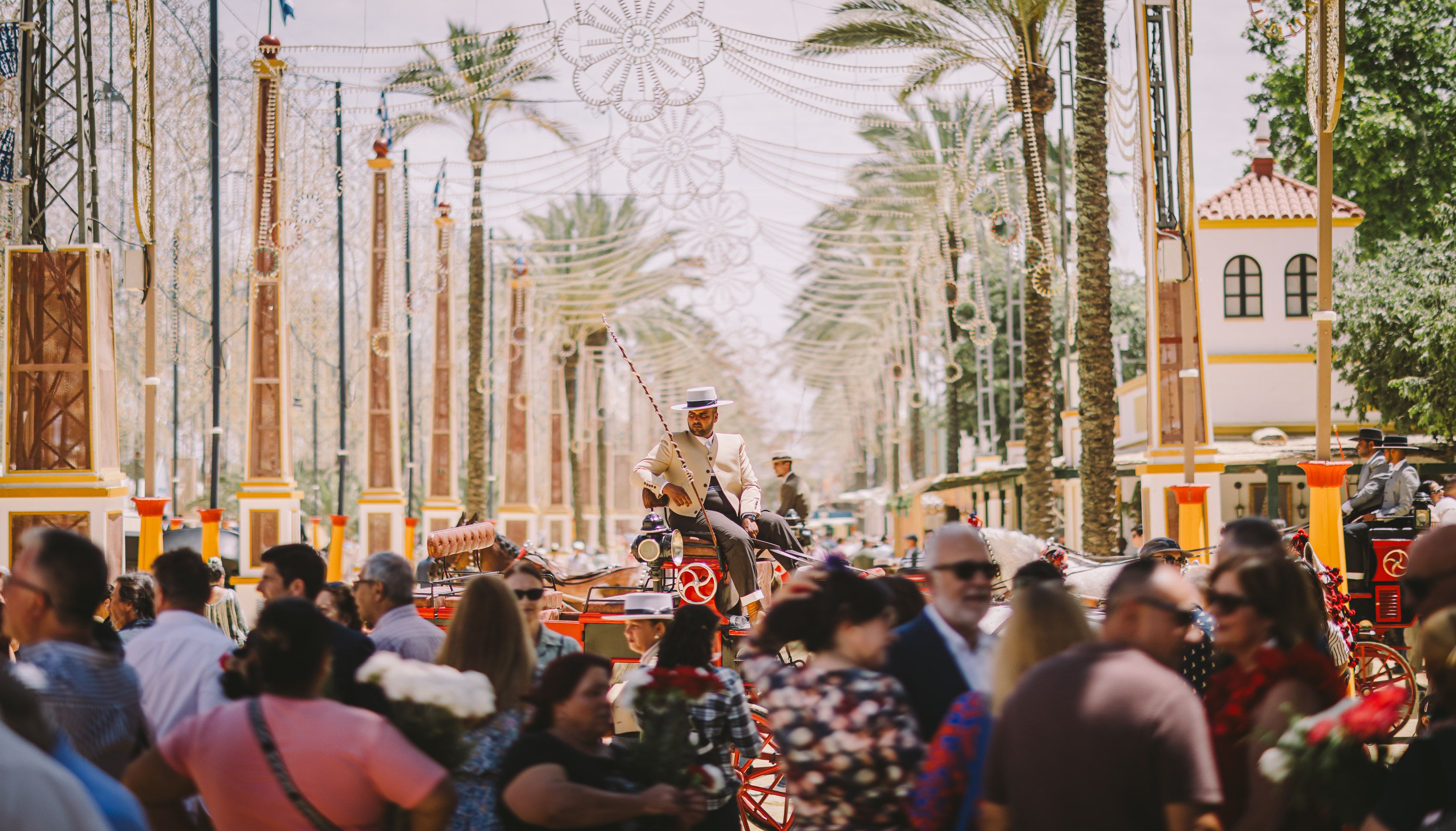 El Paseo de las Palmeras de la Feria del Caballo, en su última edición, lleno de gente.