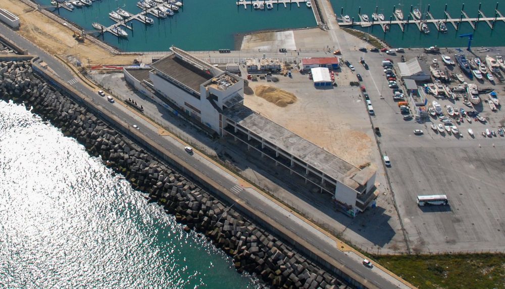 Imagen aérea de la abandonada Ciudad del Mar en la Punta de San Felipe de Cádiz.