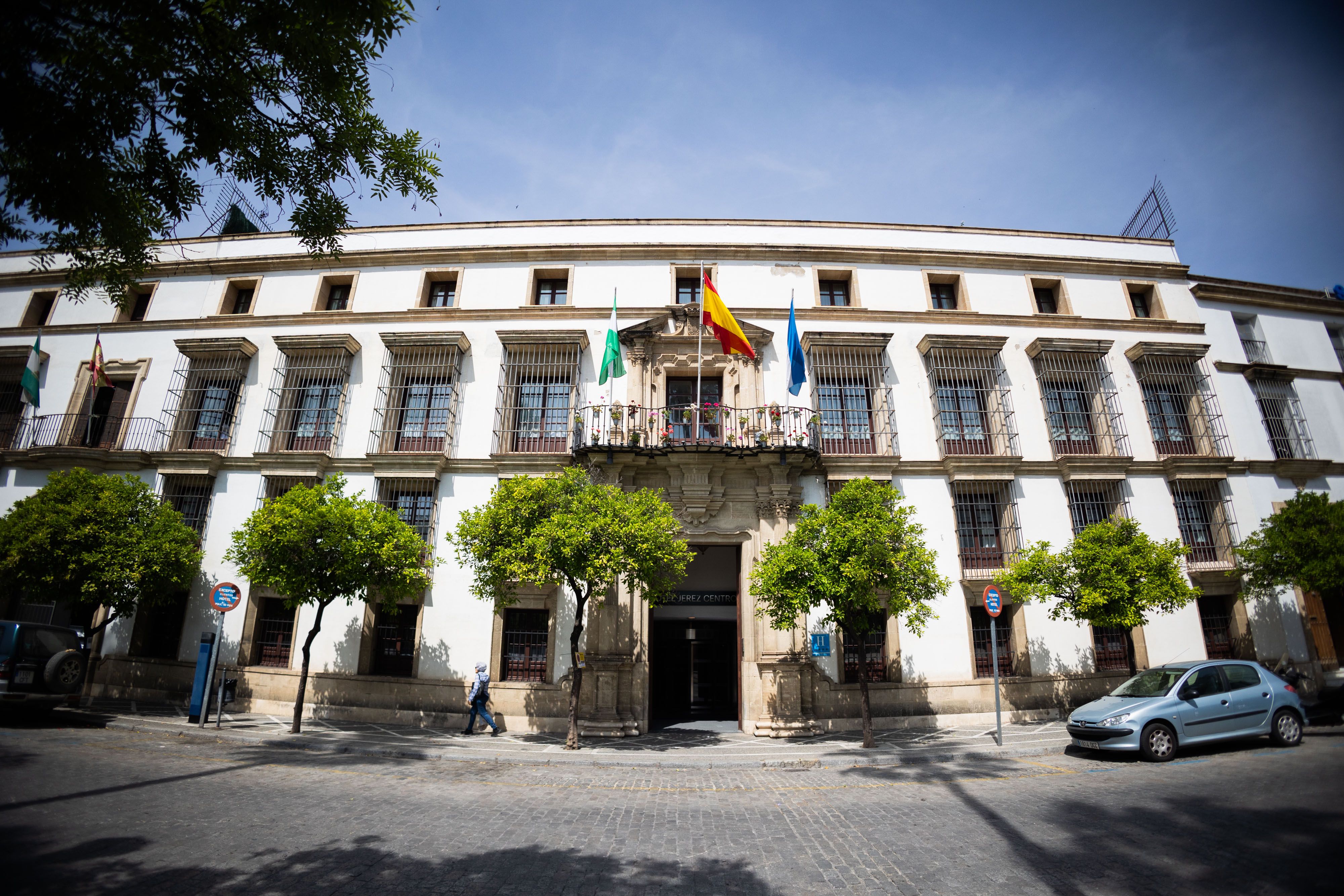 Fachada del actual hotel Jerez Centro, vinculado a Meliá, y que ahora renovará profundamente la cadena hotelera de la familia Barceló.