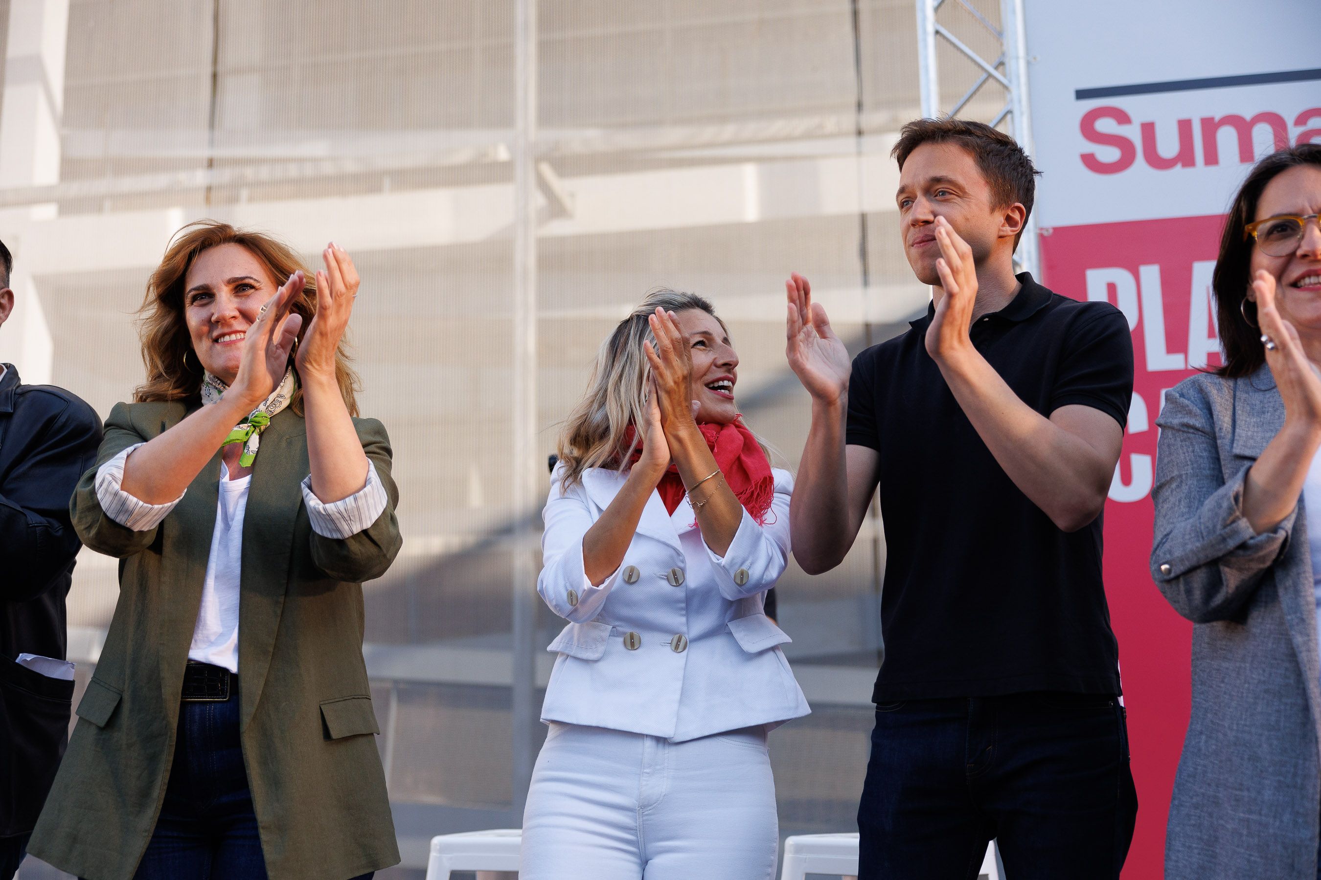 Elecciones europeas. Yolanda Diaz e Iñigo Errejón, en el mitin de Sumar en Jerez, el primero de la precampaña.