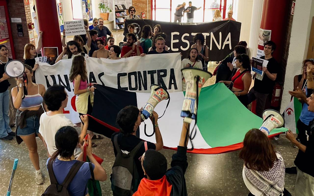 Una movilización este lunes de la Plataforma Estudiantes UPO x Palestina, en imagen publicada en sus redes sociales. Una movilización este lunes de la Plataforma Estudiantes UPO x Palestina, en imagen publicada en sus redes sociales.