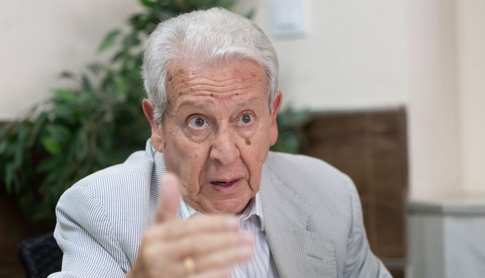 El comisario detallando su gestión. 