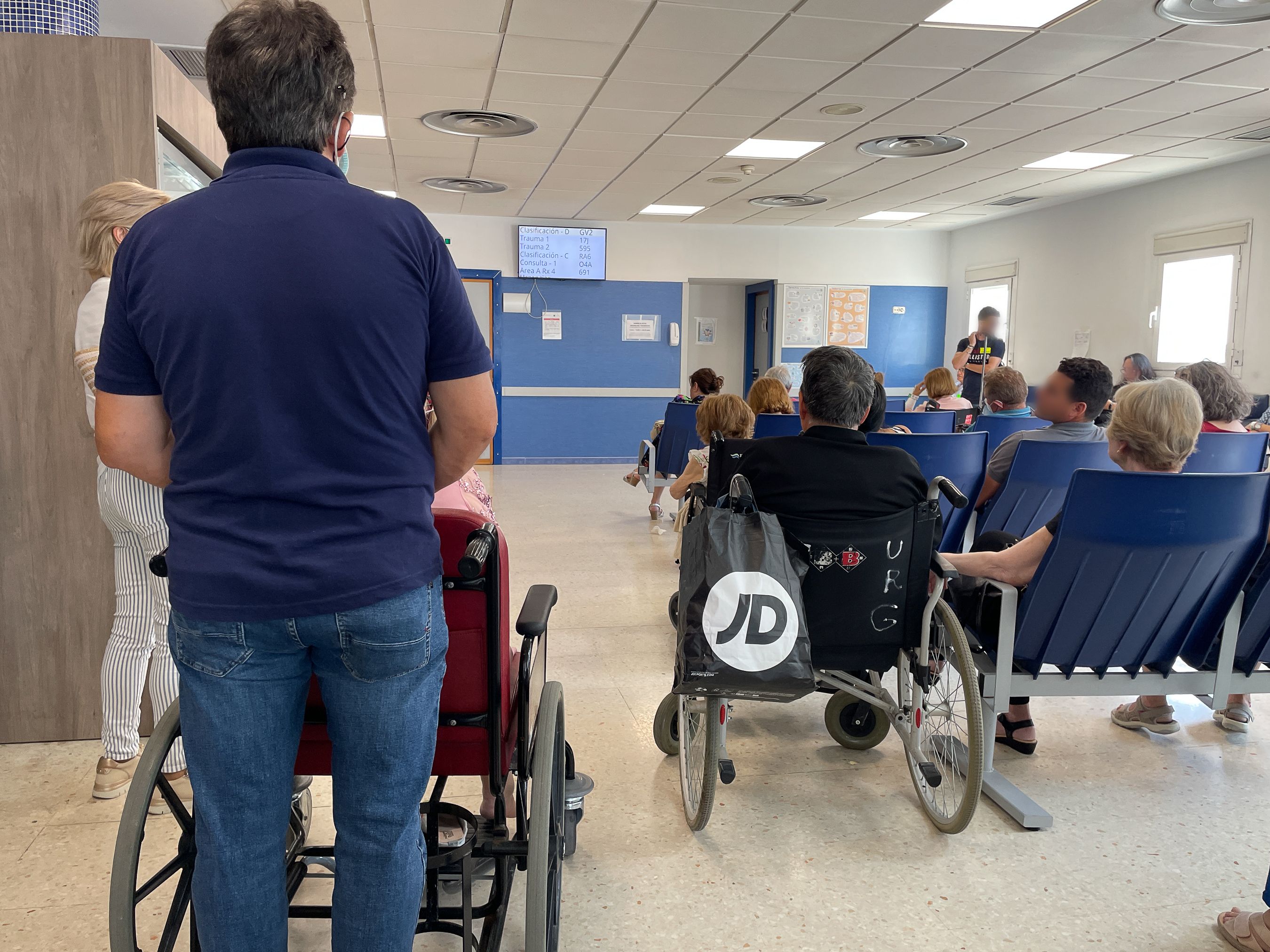 Pacientes, esperando en las Urgencias del Hospital de Jerez. 