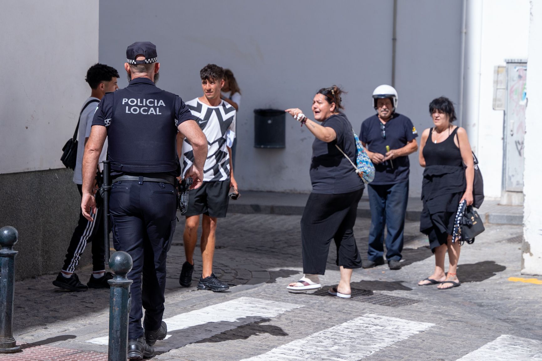 CIERRE DE LA ESCALERA DE CAPUCHINO CADIZ FOTO REYNA 14