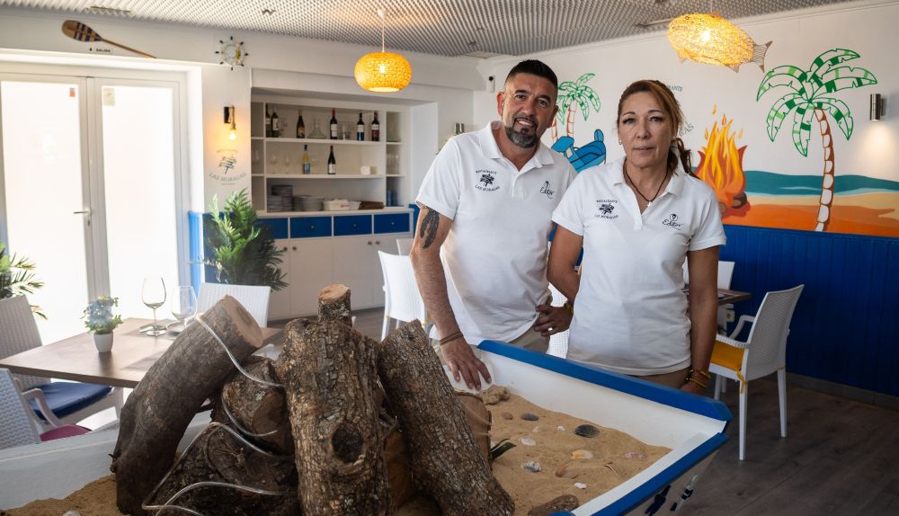 Javier y María Isabel, en el interior del restaurante Las Moragas.