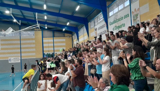 La afición, tras finalizar el partido.