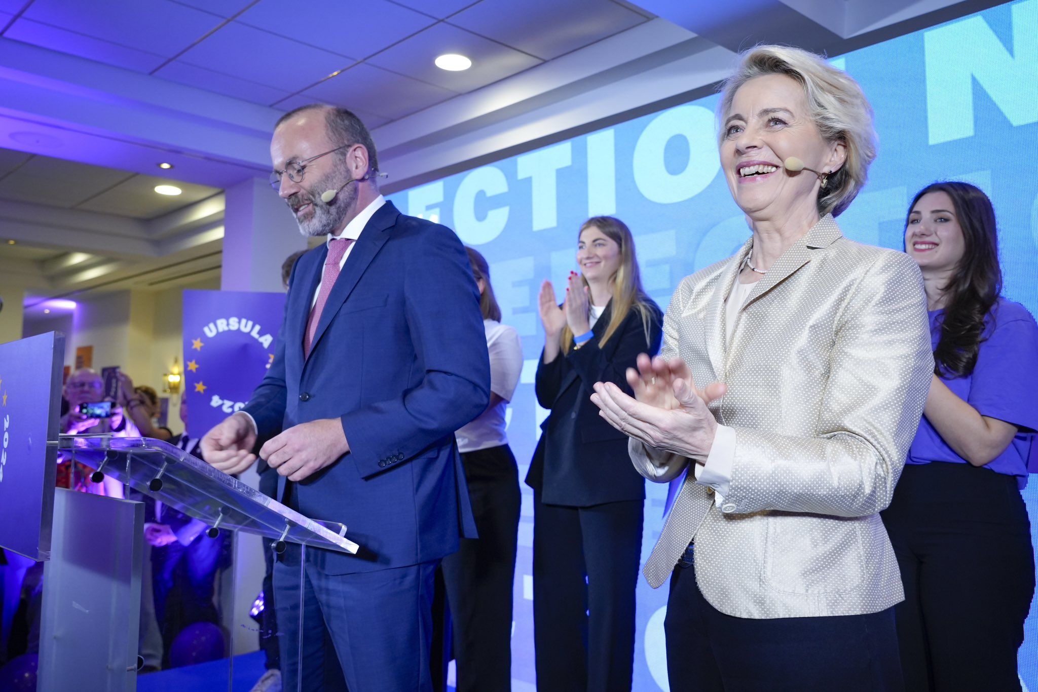 Von der Leyen, en primer término, este pasada noche de 9J, donde ha vuelto a ganar las europeas en Alemania.