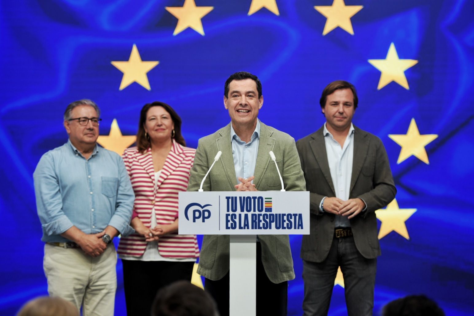 Moreno comparece, este pasado domingo por la noche, tras el histórico triunfo del PP andaluz en las europeas. Moreno comparece, este pasado domingo por la noche, tras el histórico triunfo del PP andaluz en las europeas.