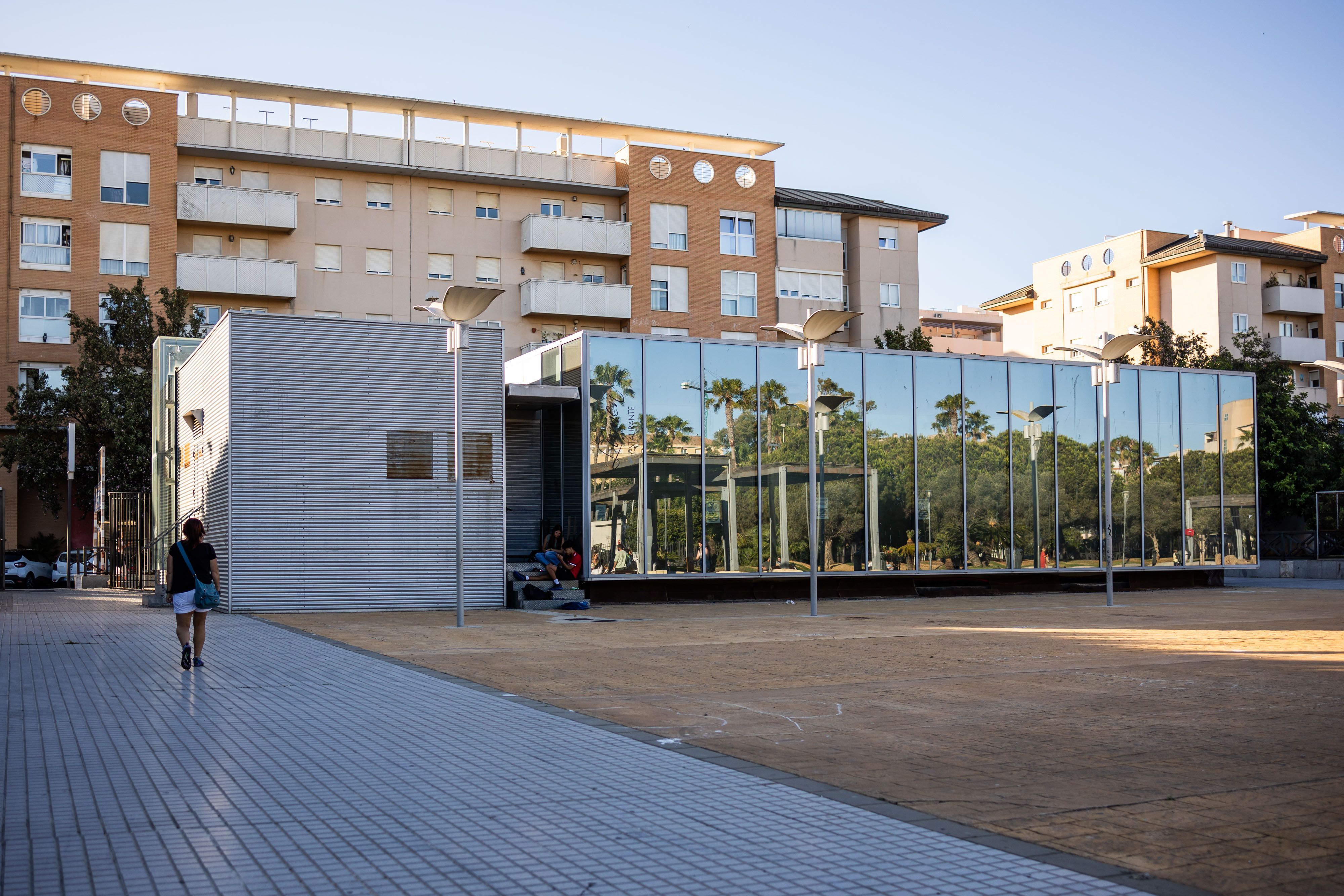 ESTABLECIMIENTO TITULARIDAD PUBLICA CADIZ NO FUNCIONAN 6 RESTAURANTE LUMEN