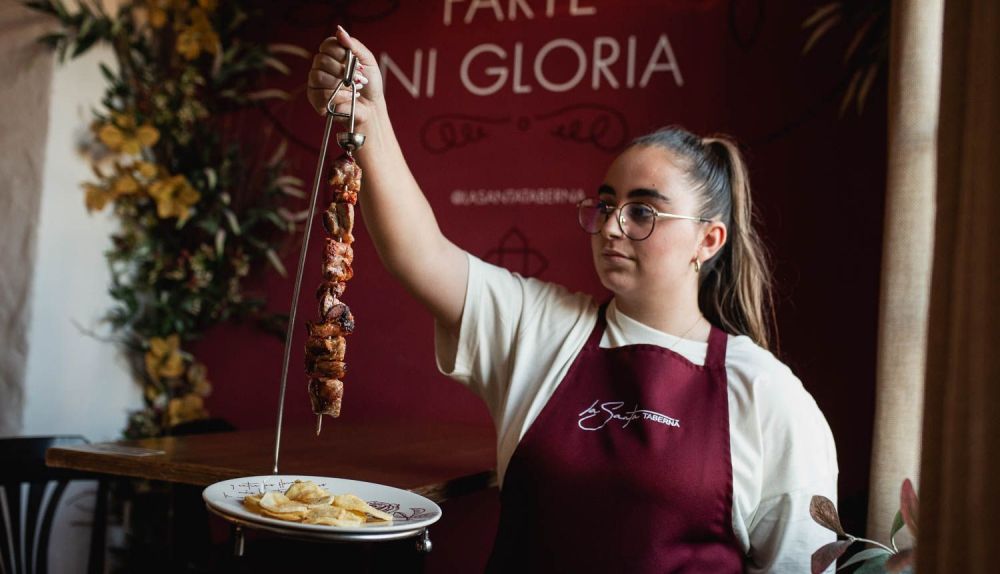 LA SANTA TABERNA LOS PALACIOS 5 BROCHETA DE CHURRASCO Y CHISTORRA