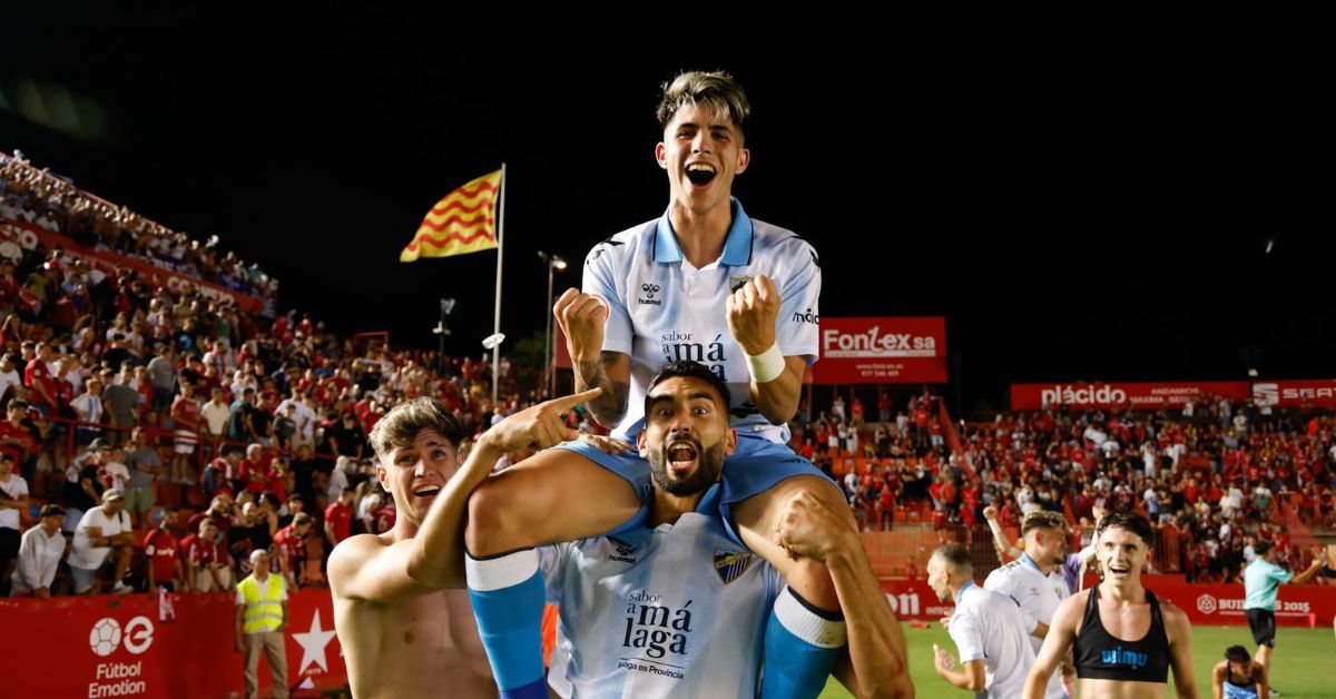 Antoñito, celebrando el gol histórico que le ha dado el ascenso al Málaga. Antoñito, celebrando el gol histórico que le ha dado el ascenso al Málaga.