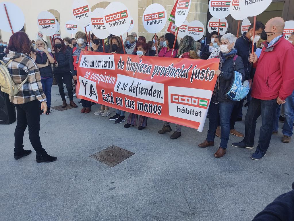 Una concentración de CCOO Hábitat Cádiz, en imagen de archivo.