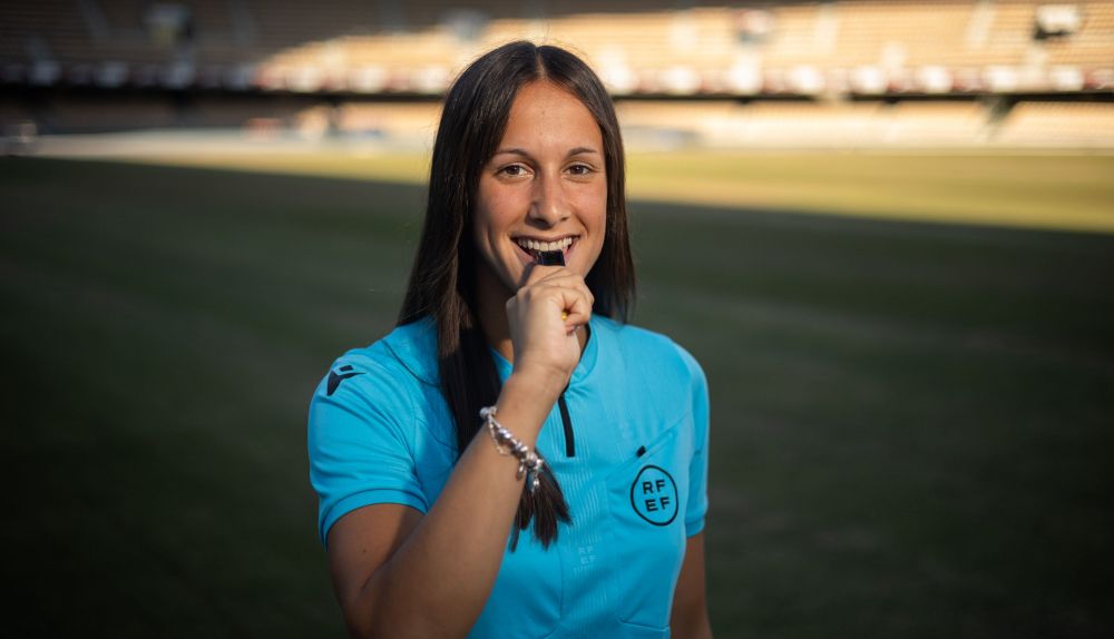 LORENA ARBITRA DE FUTBOL 8