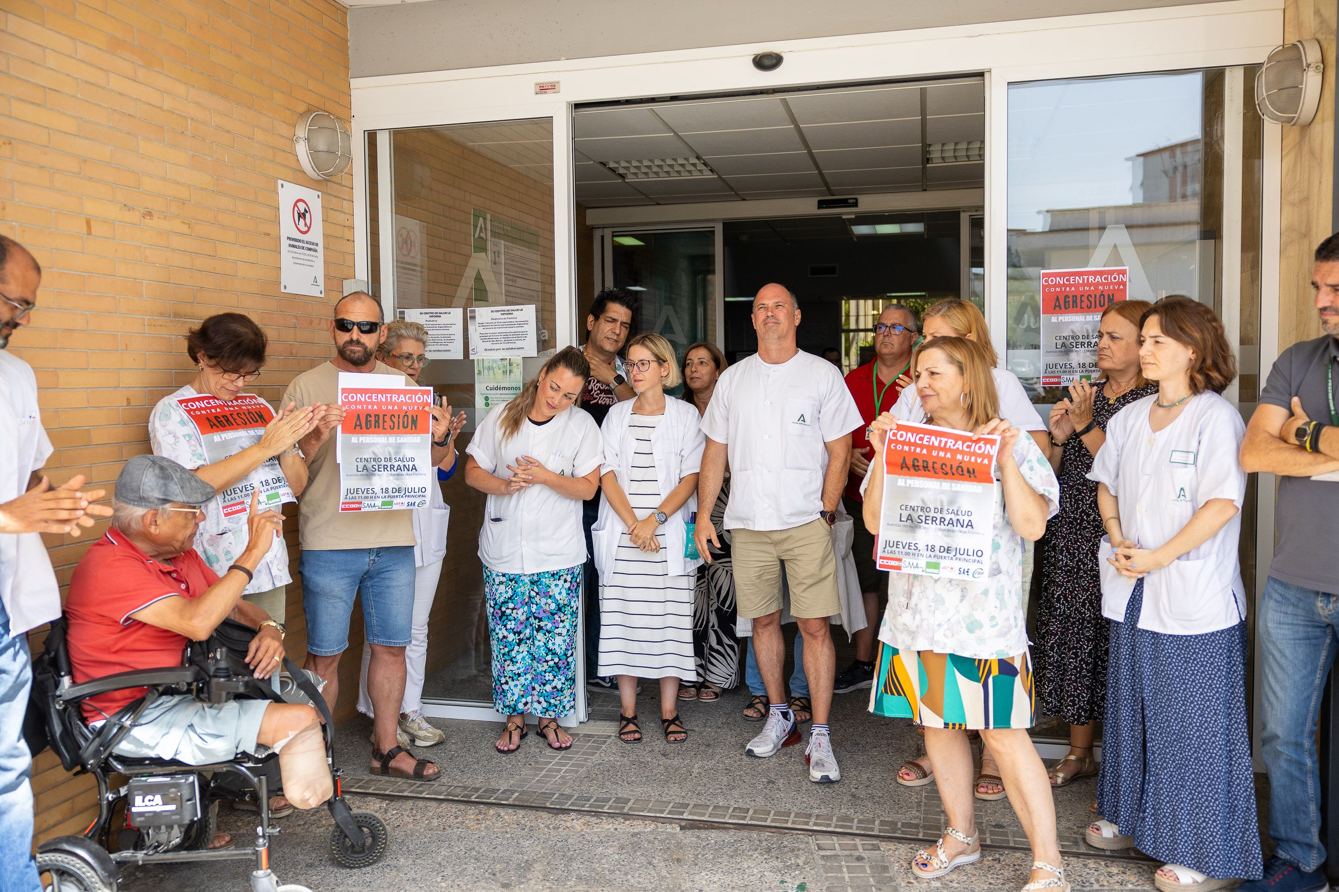El centro de salud de La Serrana, en Jerez, en una protesta contra una agresión en el pasado.
