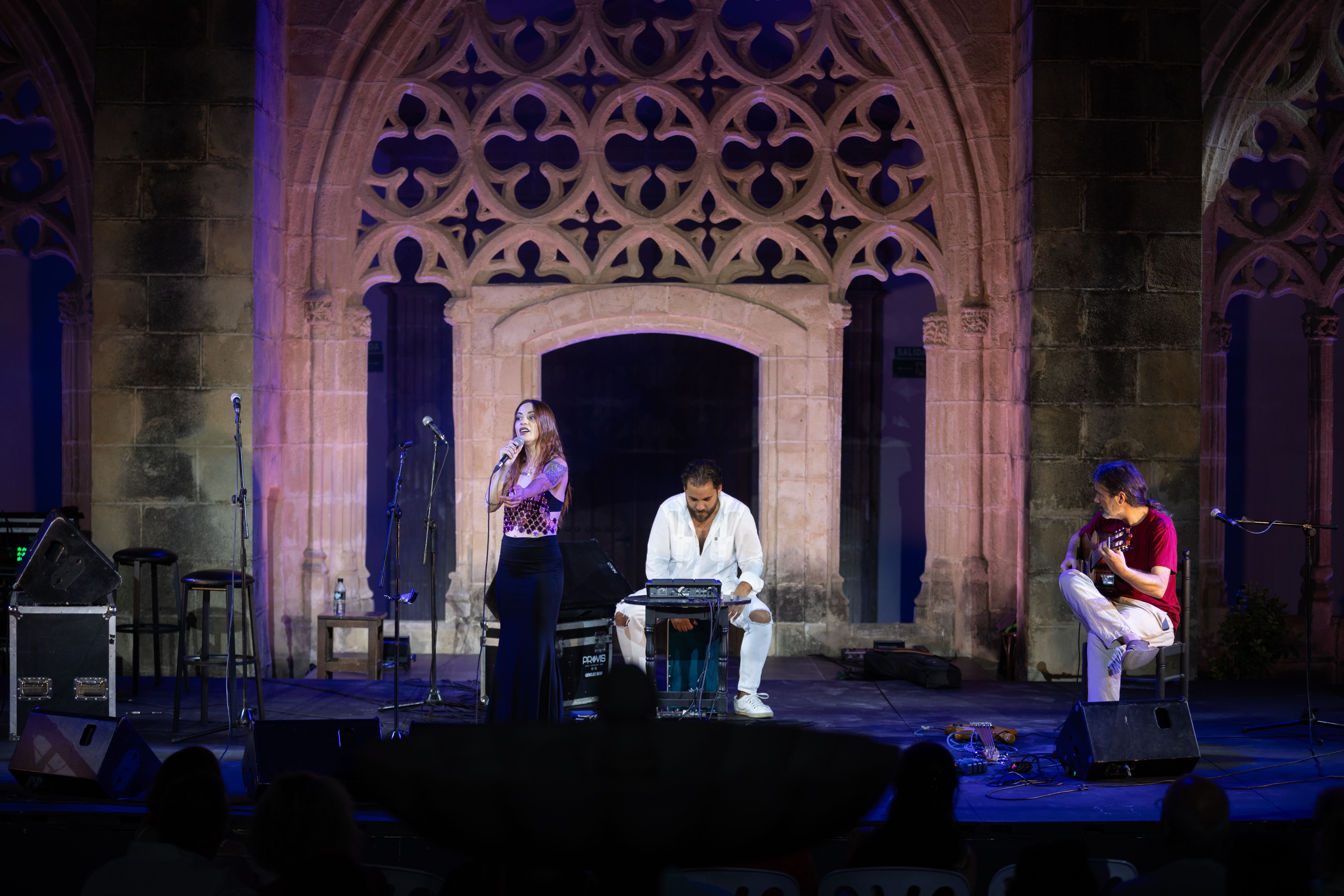 María del Tango y Calimbero junto con Ané Carrasco