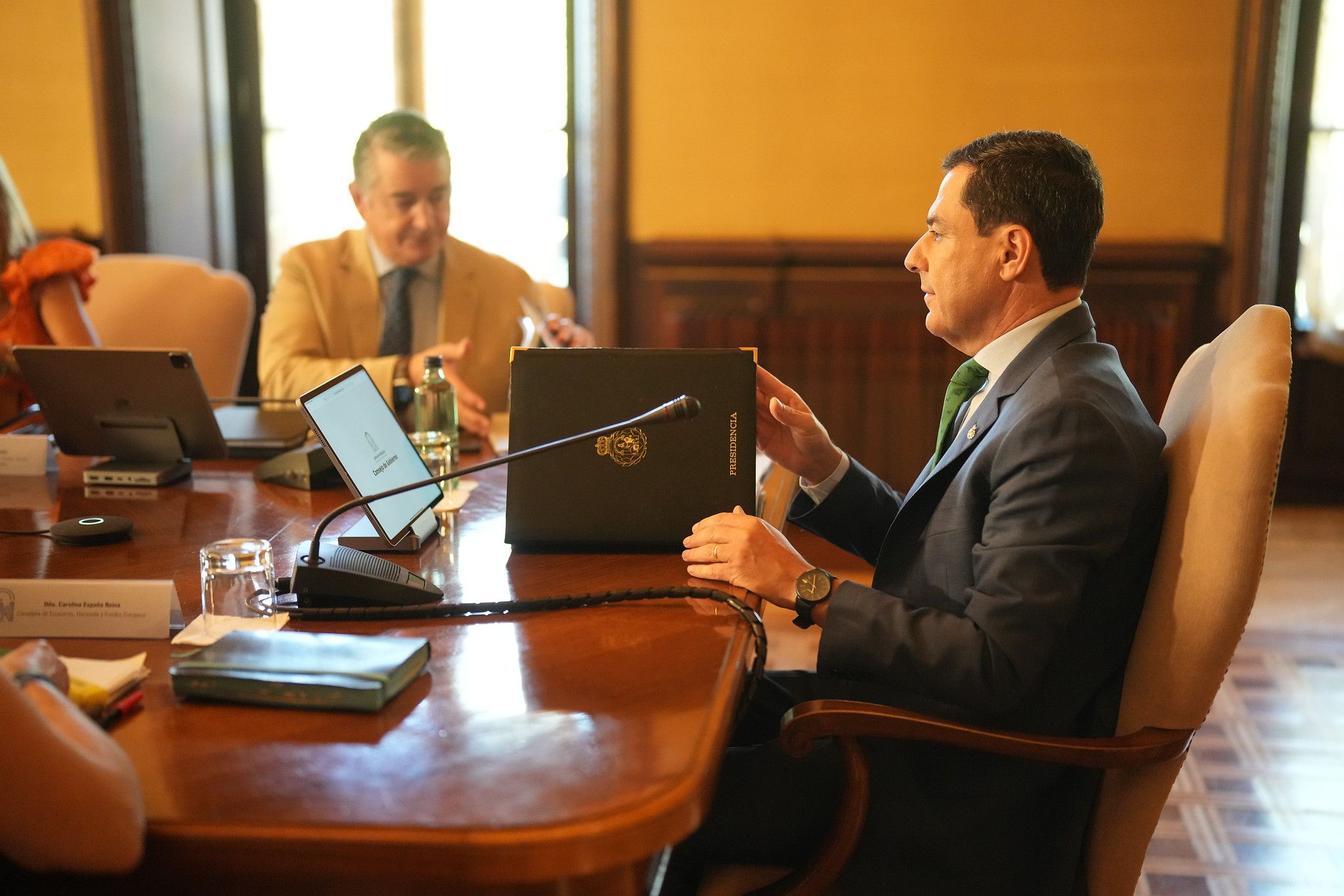 Juanma Moreno en el Consejo de Gobierno de la Junta de Andalucía.