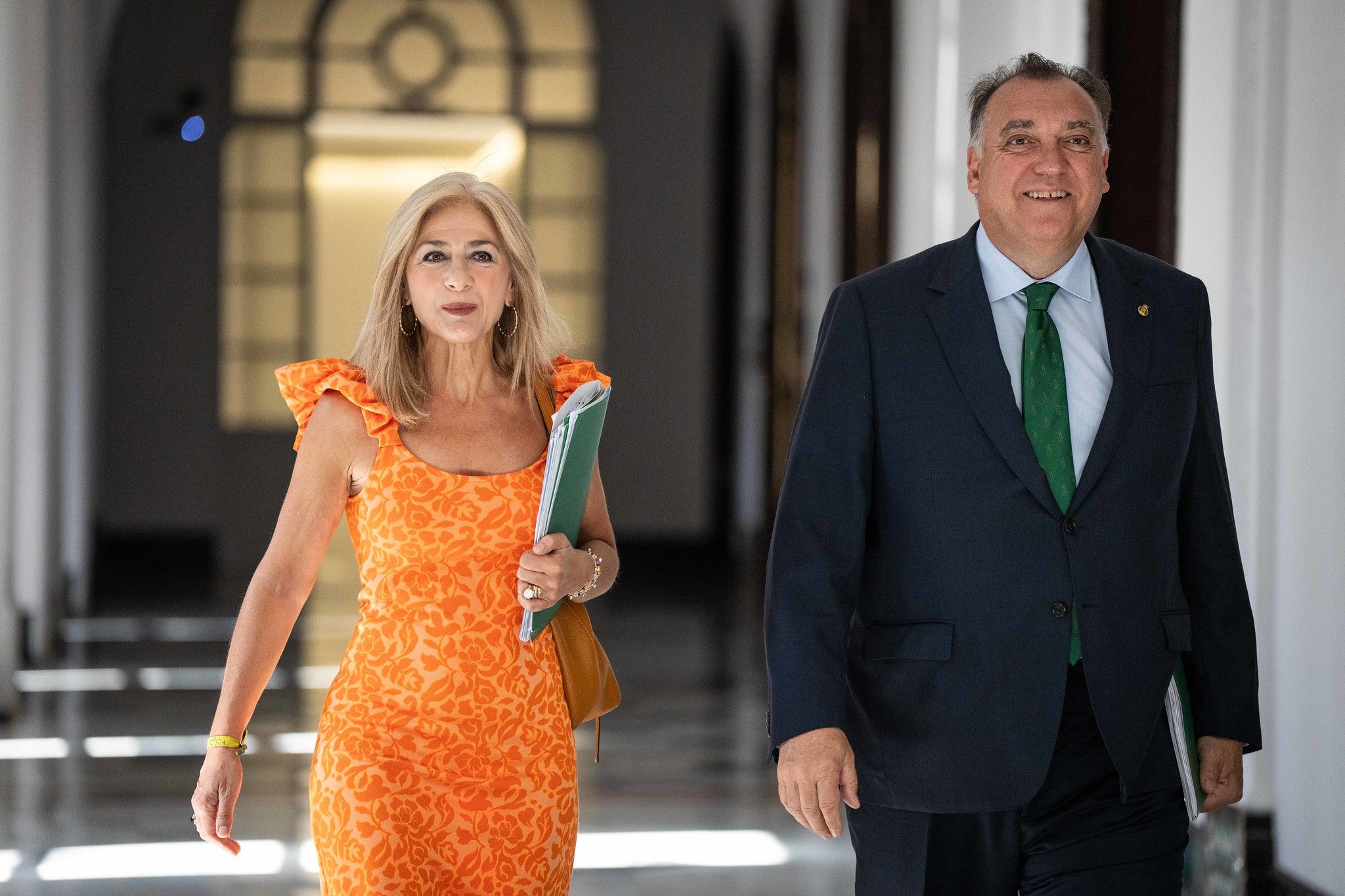 Patricia del Pozo con Arturo Bernal, de quien recupera la cartera de Cultura.