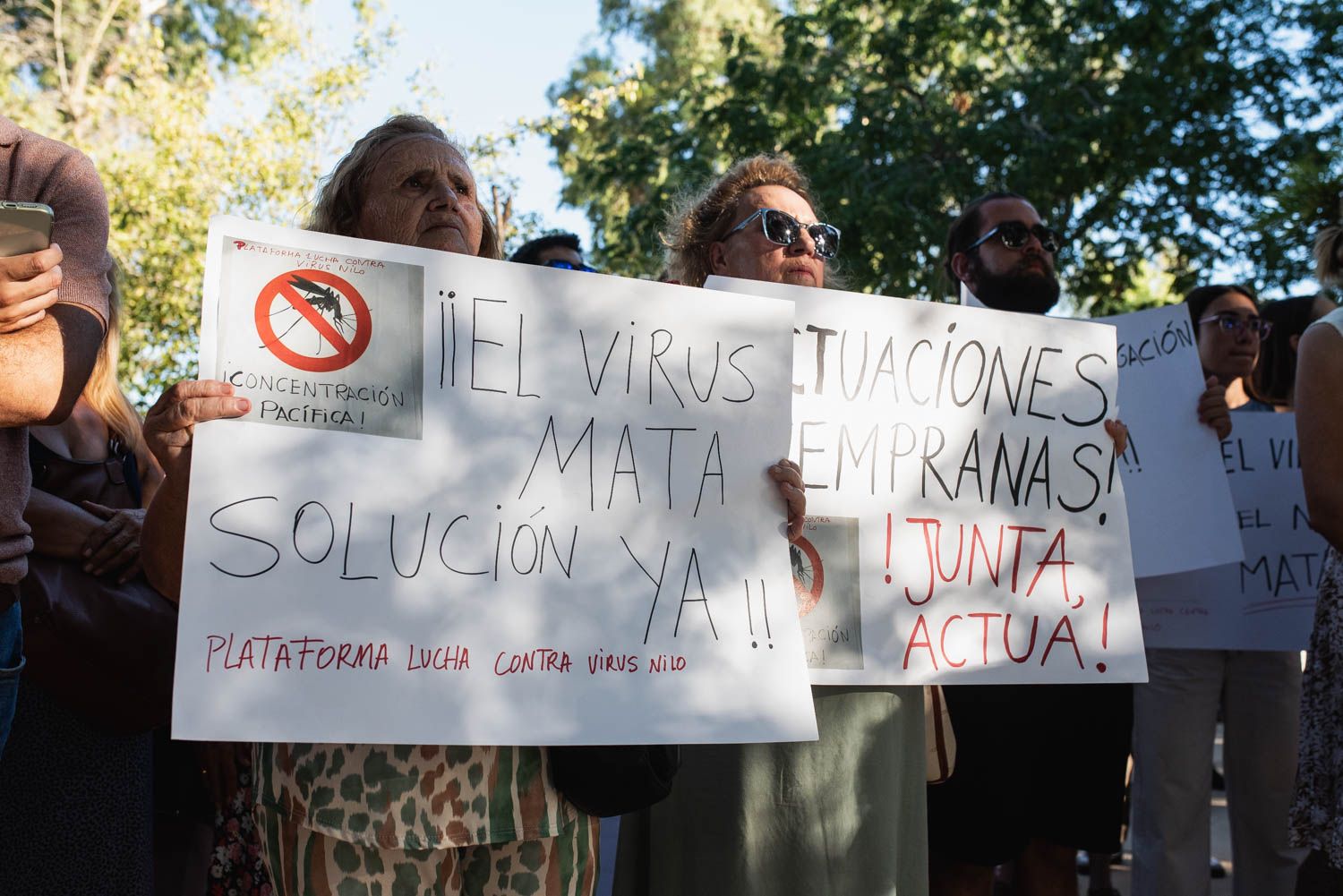 Una manifestación pidiendo medidas contra el virus del Nilo.