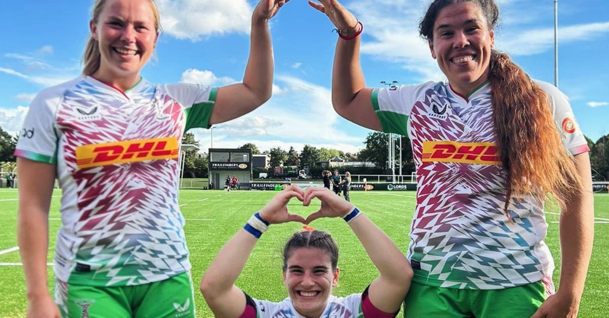 Bimba Delgado, a la derecha de la imagen, con dos de sus compañeras de Harlequins Women. Bimba Delgado, a la derecha de la imagen, con dos de sus compañeras de Harlequins Women.