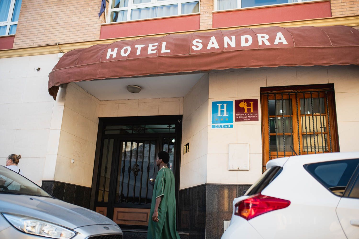 El hotel donde han sido alojados los migrantes en Alcalá de Guadaíra, este lunes. El hotel donde han sido alojados los migrantes en Alcalá de Guadaíra, este lunes.
