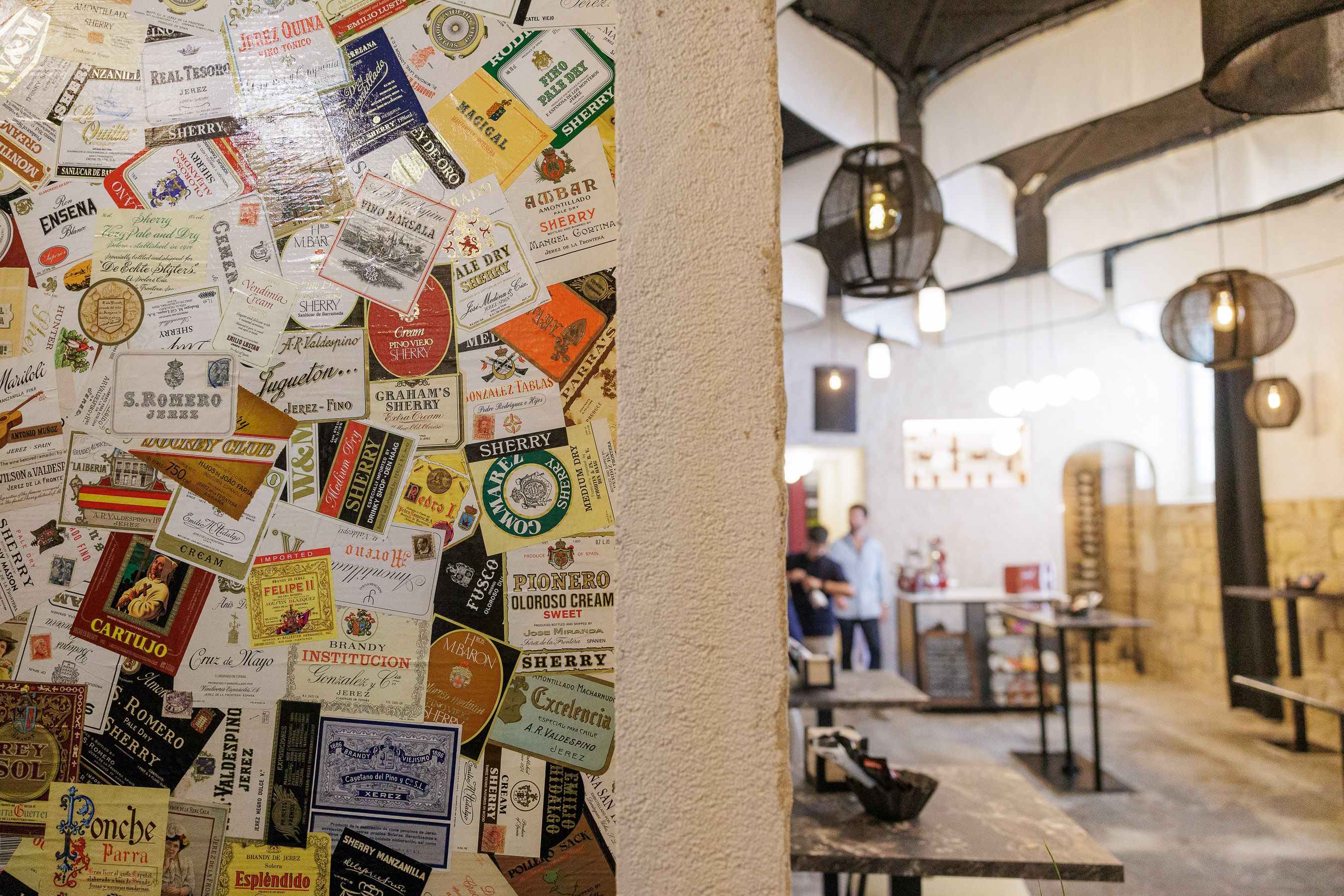 Una panorámica del nuevo restaurante, abierto de esta semana en la plaza Vargas.