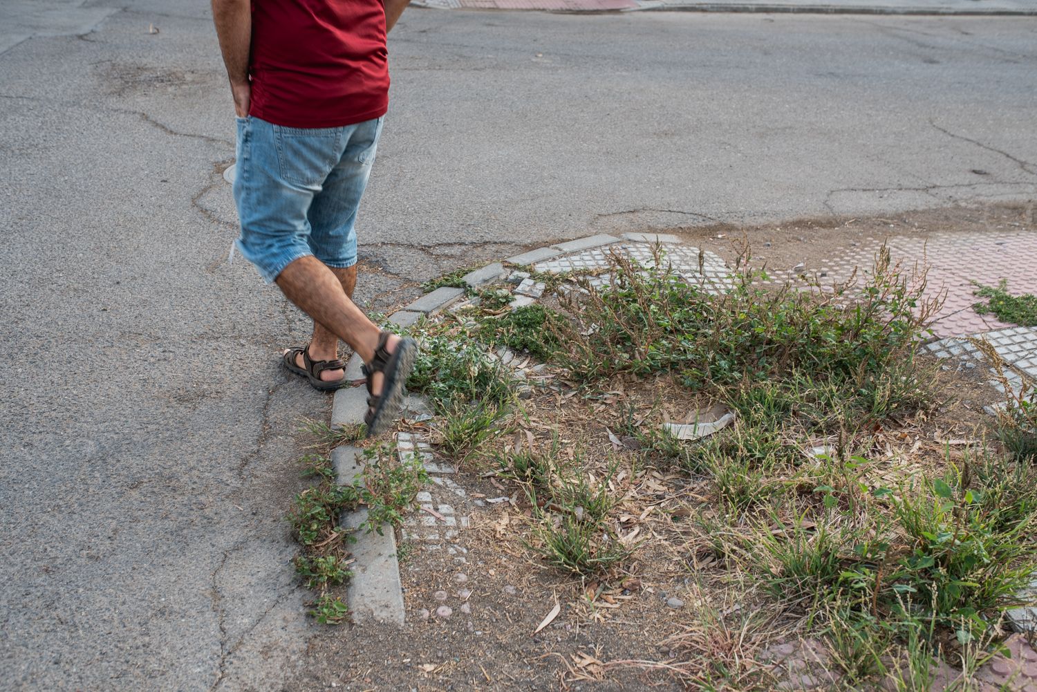 El estado de las aceras y otras infraestructuras públicas dejan mucho que desear