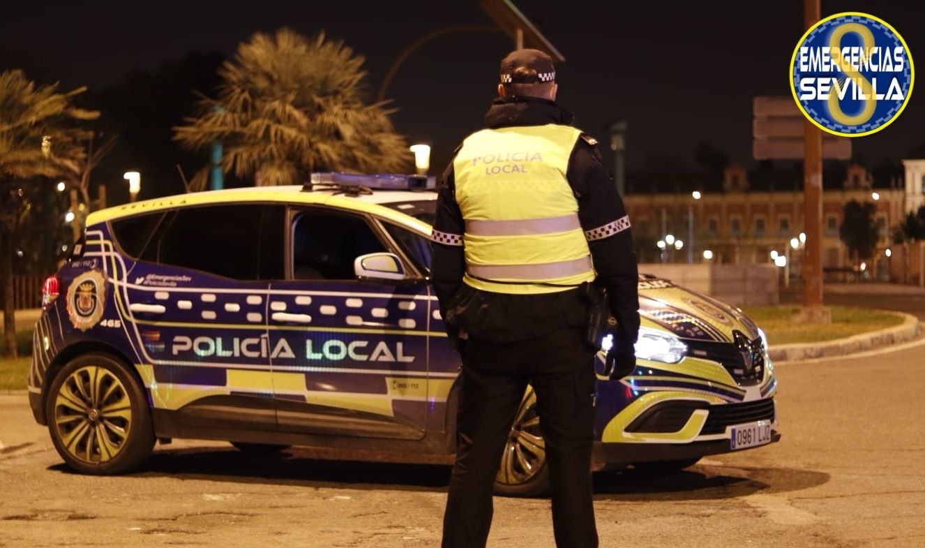 Dos policías locales de Sevilla han sido agredidos tras el robo de un móvil. Dos policías locales de Sevilla han sido agredidos tras el robo de un móvil.
