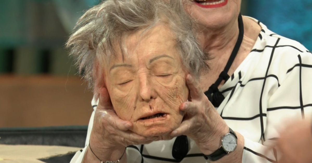 María Galiana, con 'su' cabeza en las manos. María Galiana, con 'su' cabeza en las manos.