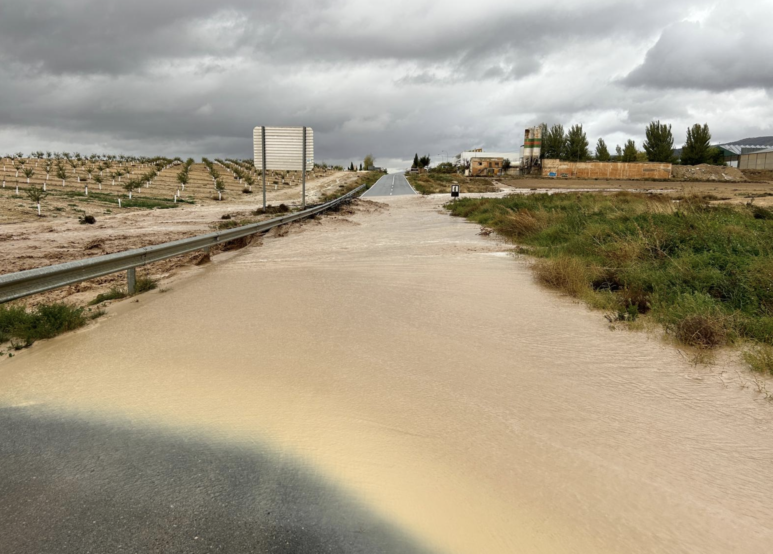 Incidencias en carreteras de Andalucía por el temporal. Incidencias en carreteras de Andalucía por el temporal.