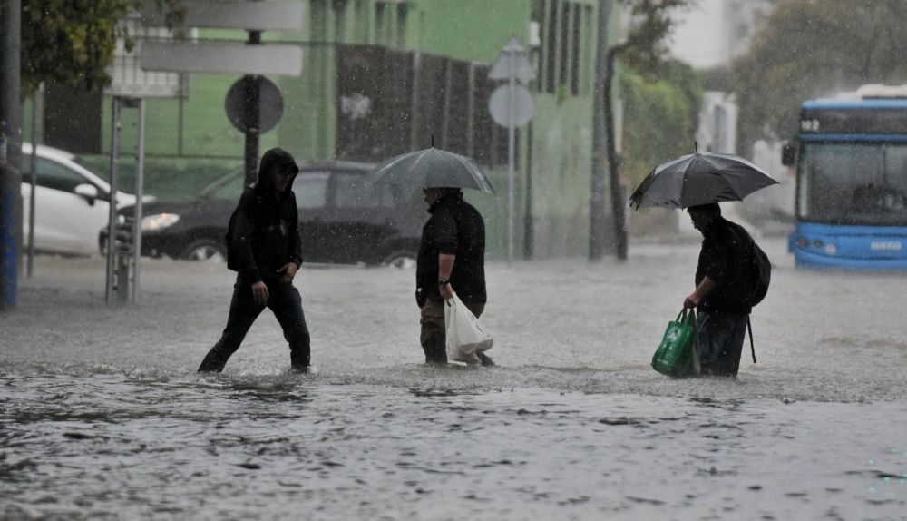 Calles inundadas en Jerez esta mañana.