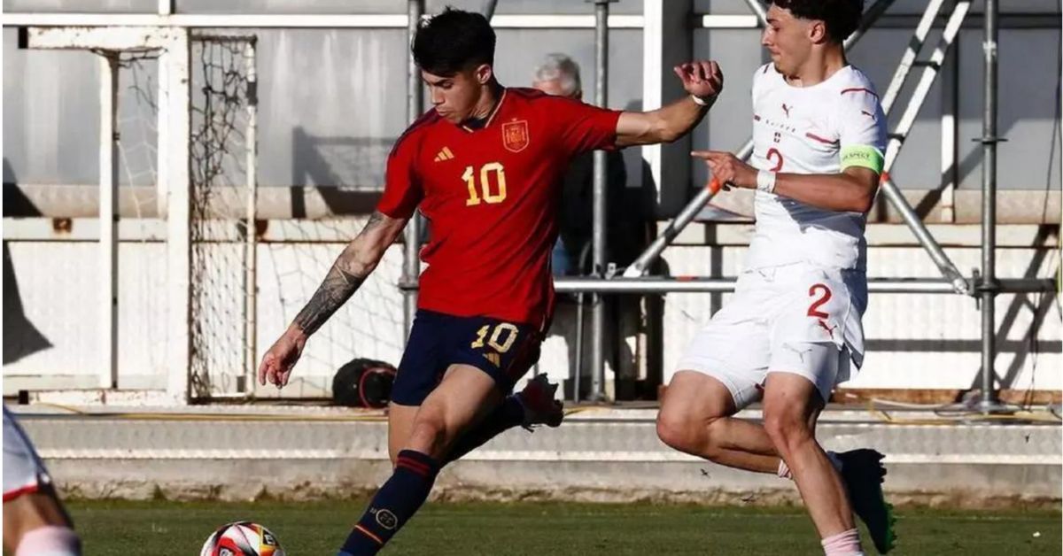 El joven Antoñito, con la selección española sub-19. FOTO: RFEF El joven Antoñito, con la selección española sub-19. FOTO: RFEF
