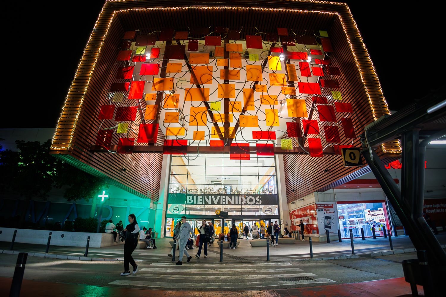 Entrada al centro comercial Área Sur de Jerez, donde piden que paralicen la ZGAT.