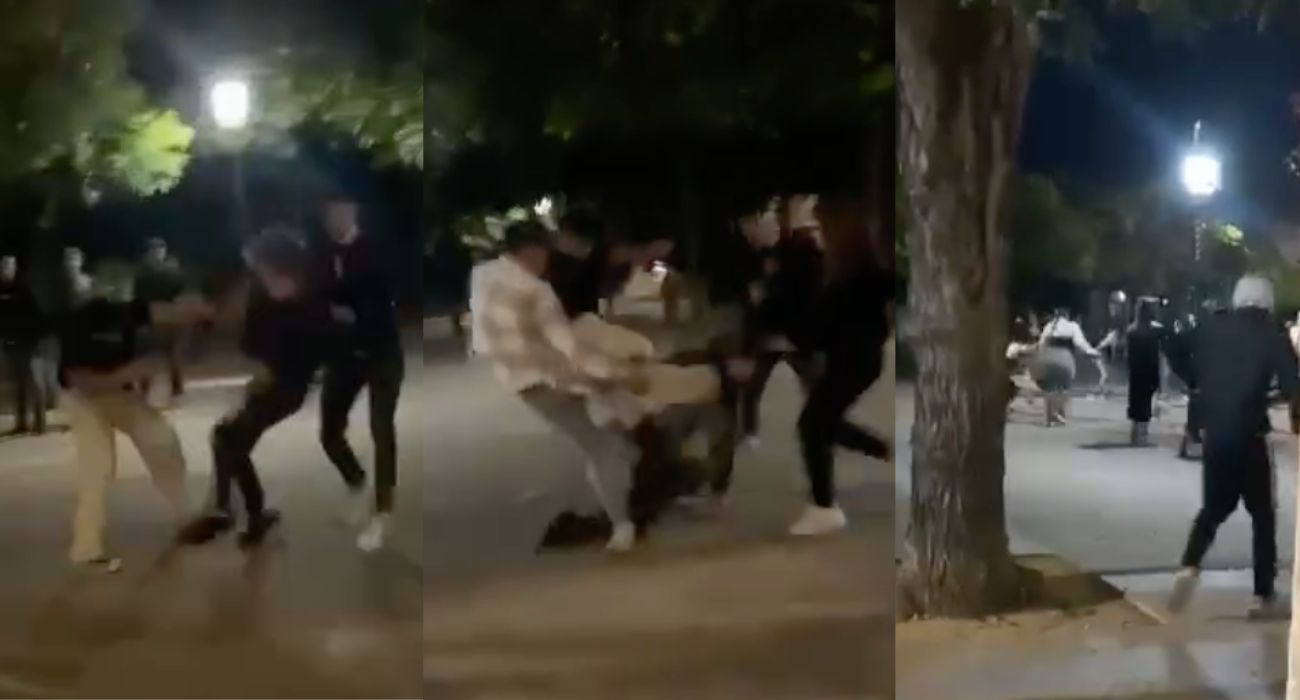 Tres imágenes de la pelea entre jóvenes en Jerez en la Alameda Vieja. Tres imágenes de la pelea entre jóvenes en Jerez en la Alameda Vieja.