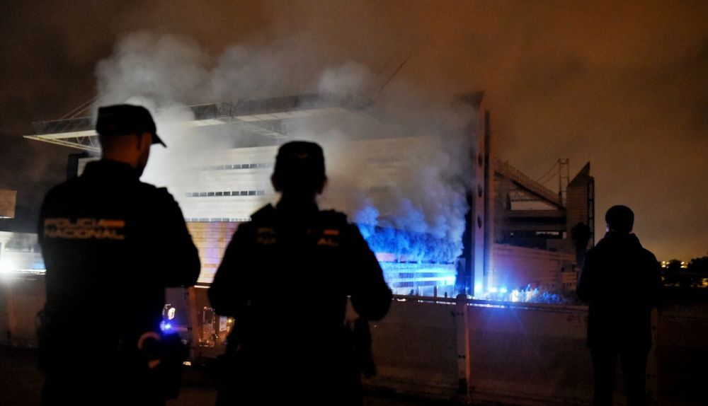 El incendio del auditorio Rocío Jurado de La Cartuja, en imágenes. El incendio del auditorio Rocío Jurado de La Cartuja, en imágenes.