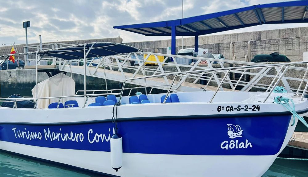 Uno de los barcos que ofrece experiencias de turismo marinero. 