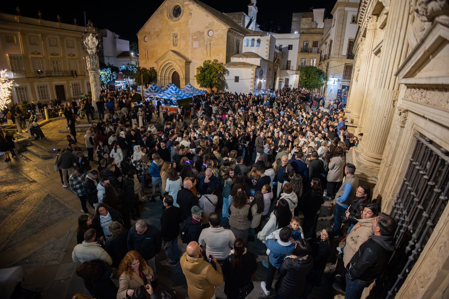 Afluencia masiva en la plaza de la Asunción durante las pasadas Zambombas de Jerez.