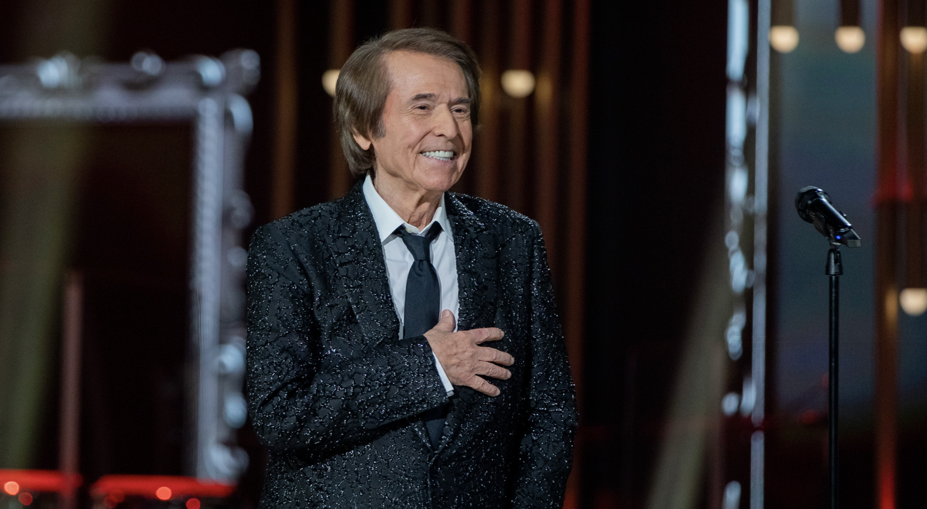 Raphael iba a grabar un especial de Navidad con Broncano para 'La Revuelta'.