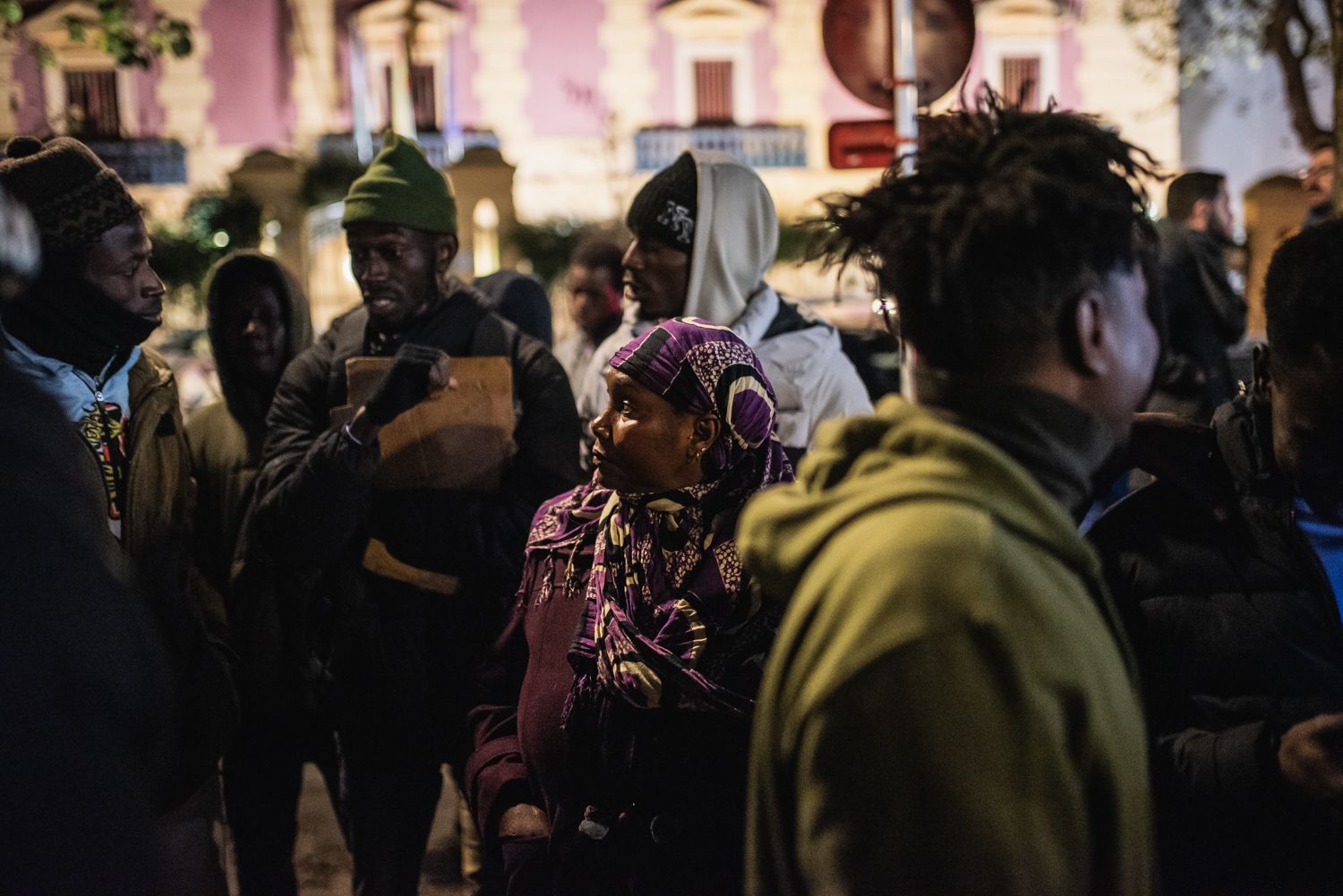 Concentración en la Plaza de la Gavidia de Sevilla, por la muerte del mantero Mamouth Bakhoum