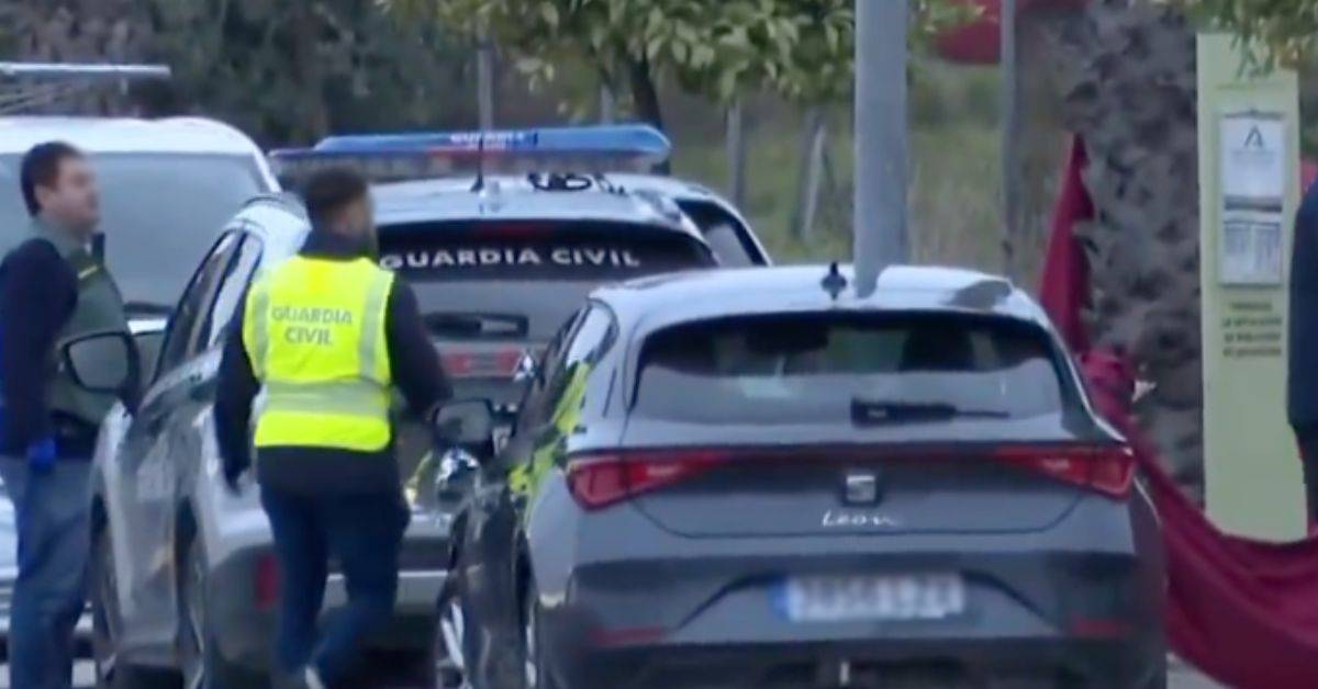 Imagen del lugar donde ha sido asesinado un joven estudiante en Gerena. Imagen del lugar donde ha sido asesinado un joven estudiante en Gerena.