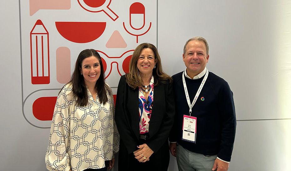 La consejera de Desarrollo Educativo y FP, María del Carmen Castillo, en un encuentro con el director mundial de Educación en Google, Kevin Kells, en el BETT de Londres.