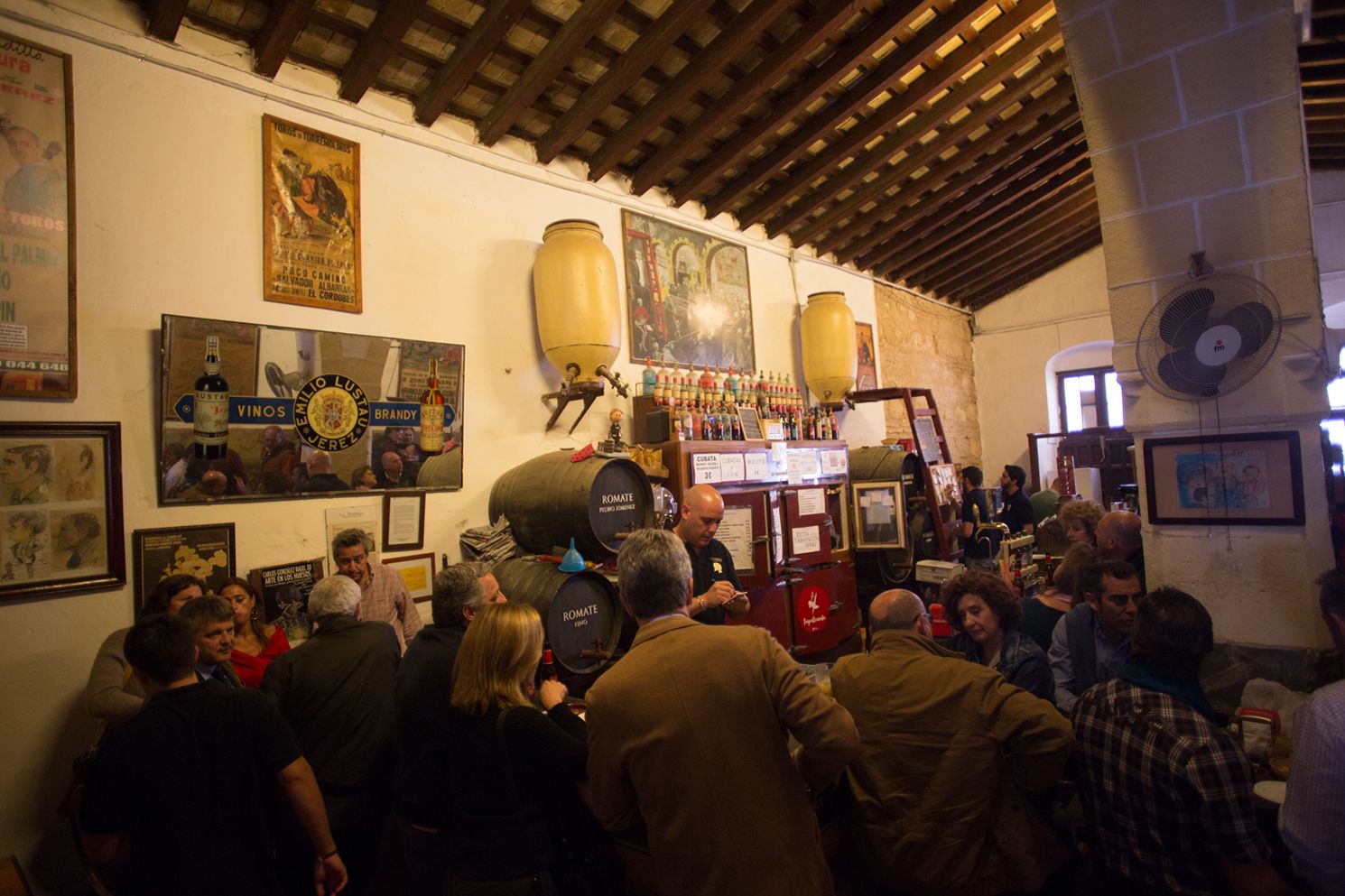 10 tabancos de Jerez para visitar esta primavera (y uno que dijo adiós). Aspecto del Tabanco La Pandilla, en calle Valientes, uno de los más bonitos y singulares de Jerez.