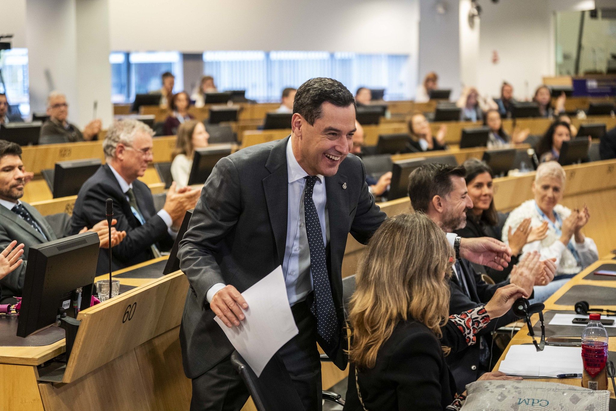 Juanma Moreno, en una reciente jornada de trabajo en Bruselas, donde pasará a presidir el Comité Europeo de las Regiones. Juanma Moreno, en una reciente jornada de trabajo en Bruselas, donde pasará a presidir el Comité Europeo de las Regiones.