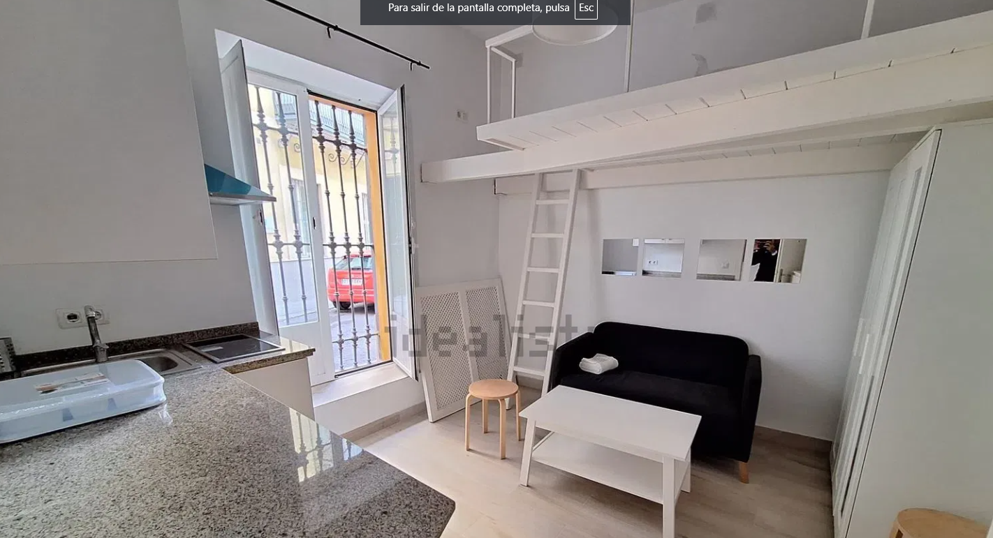 El piso del centro de Sevilla que se vende por 120.000 euros y es legalmente un local comercial.