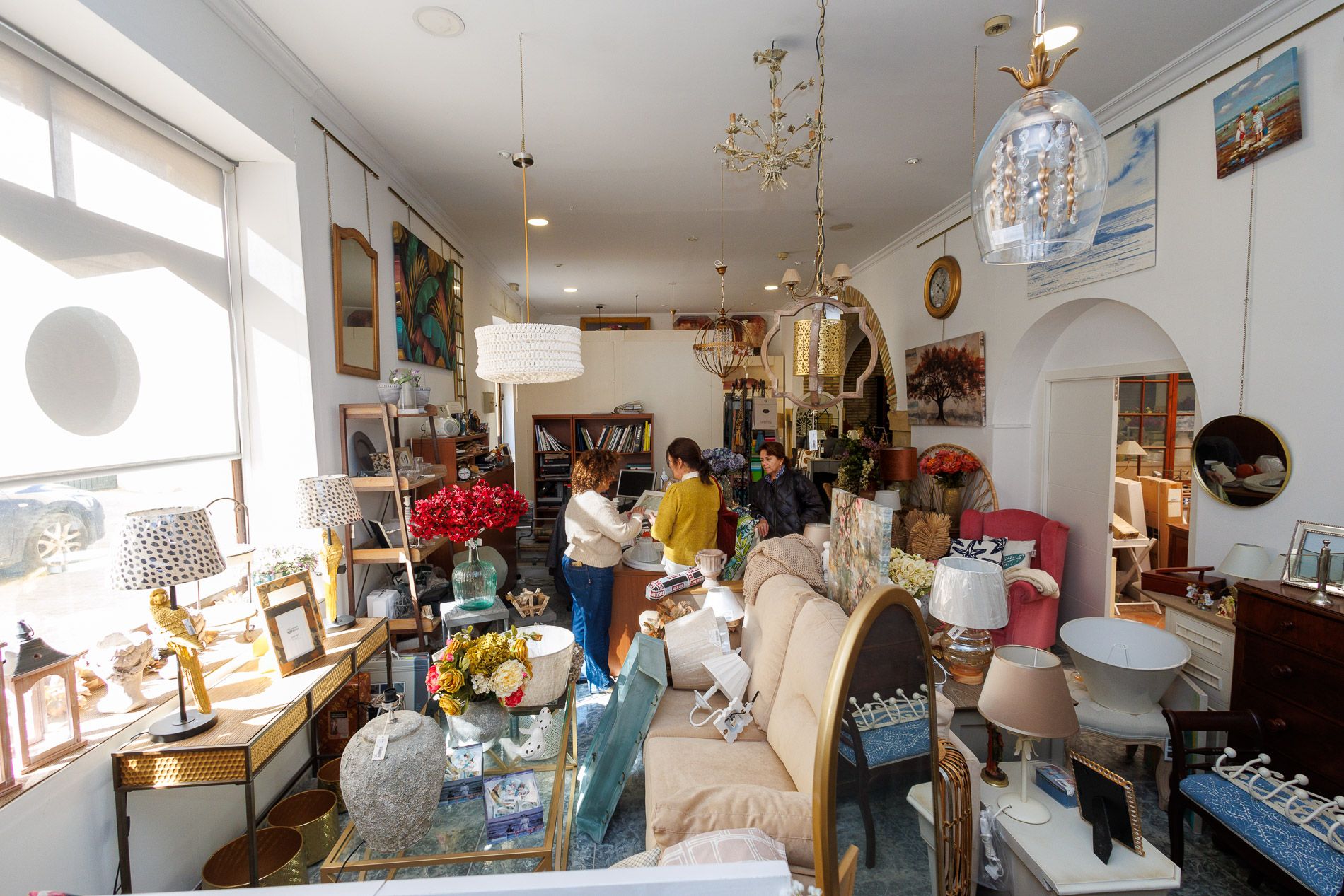 Vista del interior de Muebles Talla, referencia del comercio en Jerez.