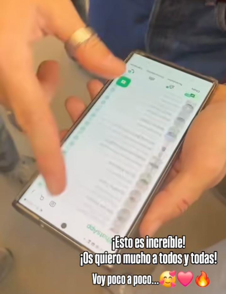 Móvil Salva Reina