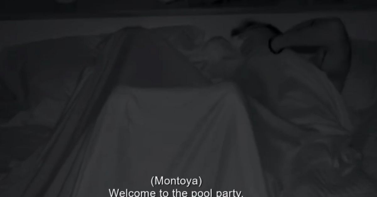 Montoya, en la cama con Gabriela, en el último episodio de 'La Isla de las Tentaciones'. FOTO: TELECINCO Montoya, en la cama con Gabriela, en el último episodio de 'La Isla de las Tentaciones'. FOTO: TELECINCO