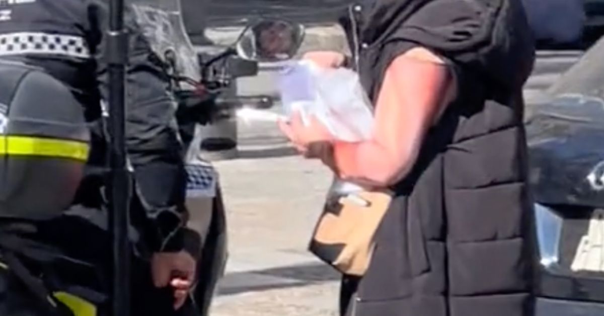 Un vehículo ha sido multado en Jerez por llevar una matrícula ilegal. Un vehículo ha sido multado en Jerez por llevar una matrícula ilegal.