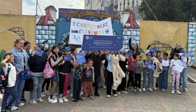 Recibimiento a las puertas del CEIP San Vicente de Paúl.