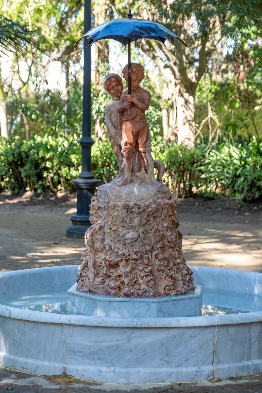 fuente paraguas uno